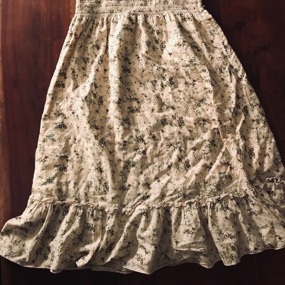 Spring Picnic Midi Dress - Picture 2 of 4